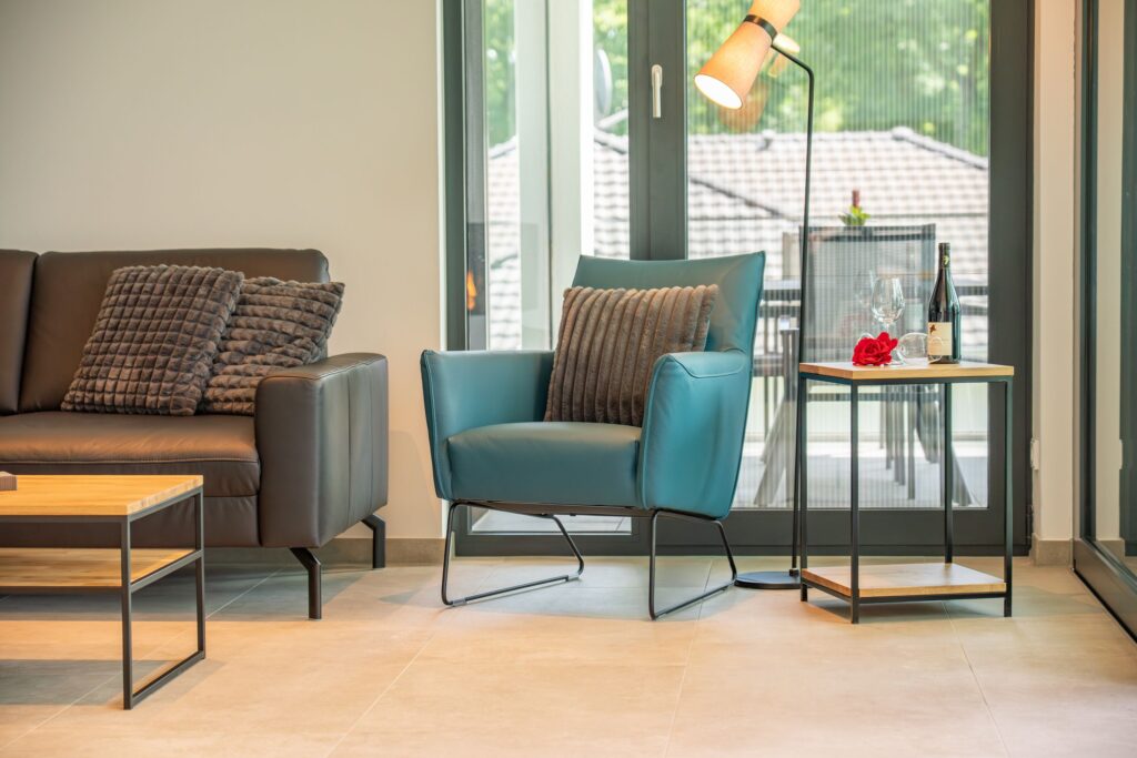 Detailansicht aus dem Wohnbereich des Apartments „Smilla“ in den Luxus-Ferienwohnungen DECK9 am Haff auf Usedom.